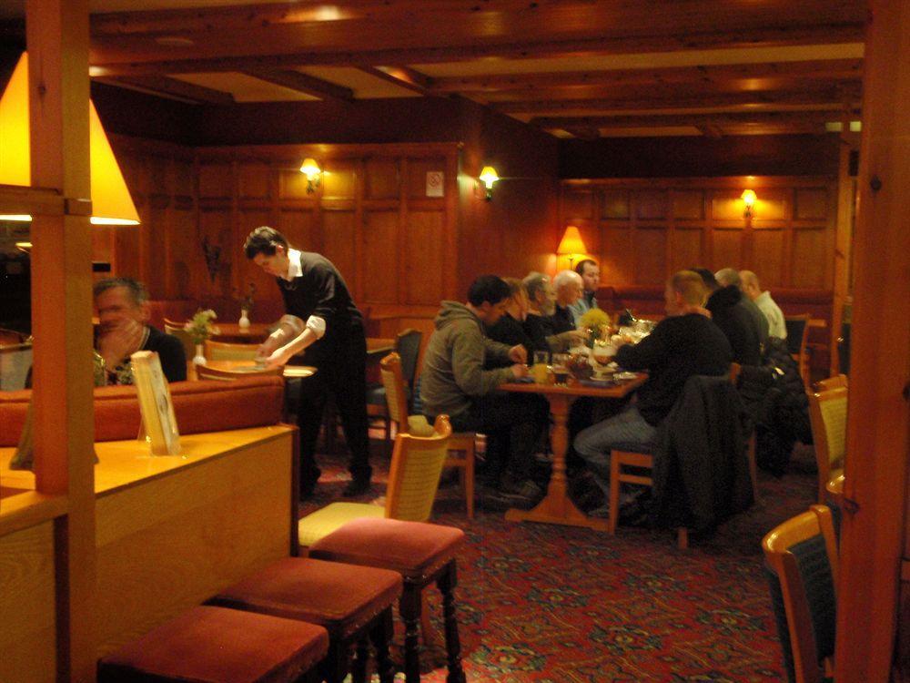 The Stronlossit Inn Fort William Eksteriør billede