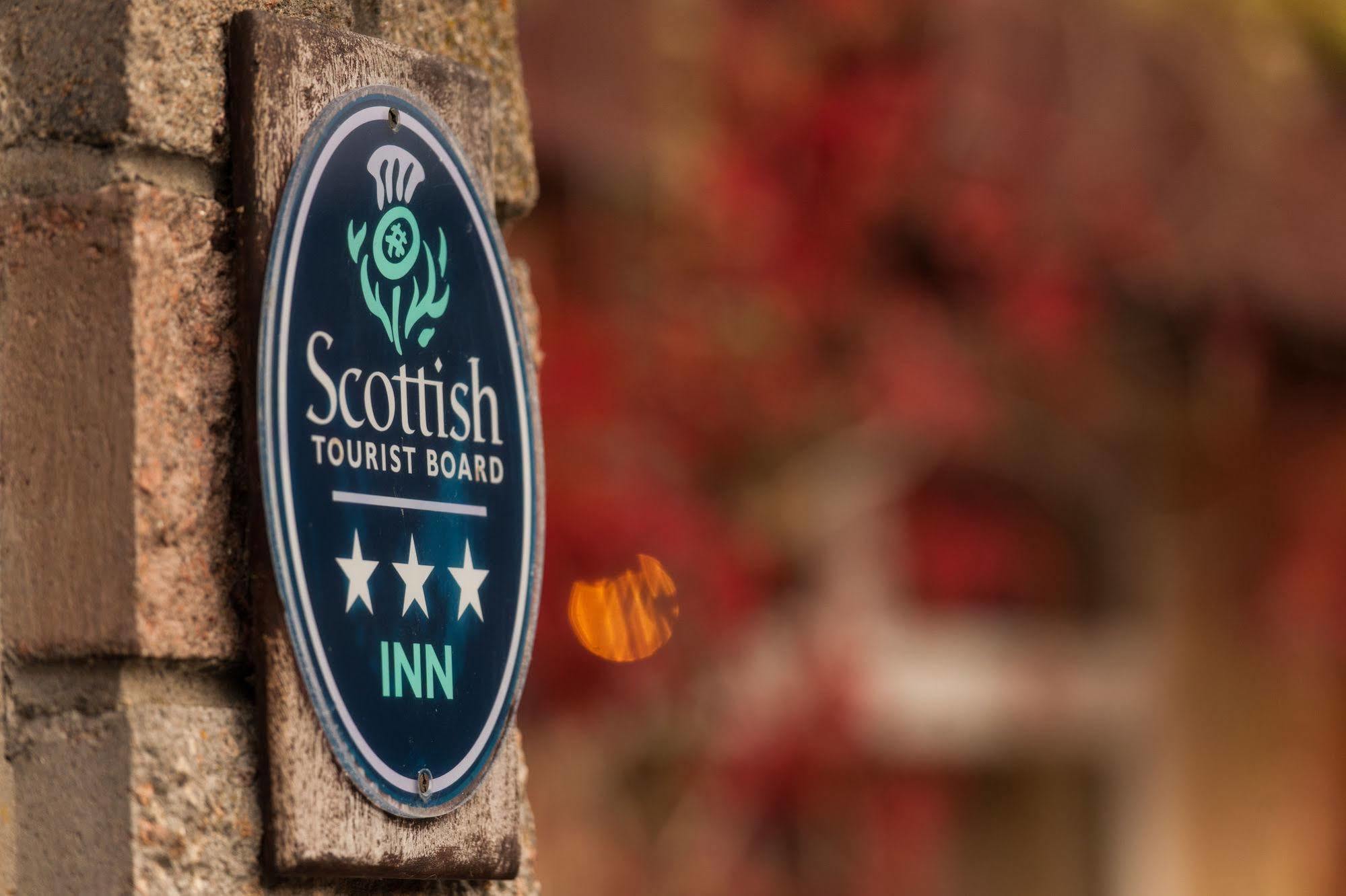 The Stronlossit Inn Fort William Eksteriør billede