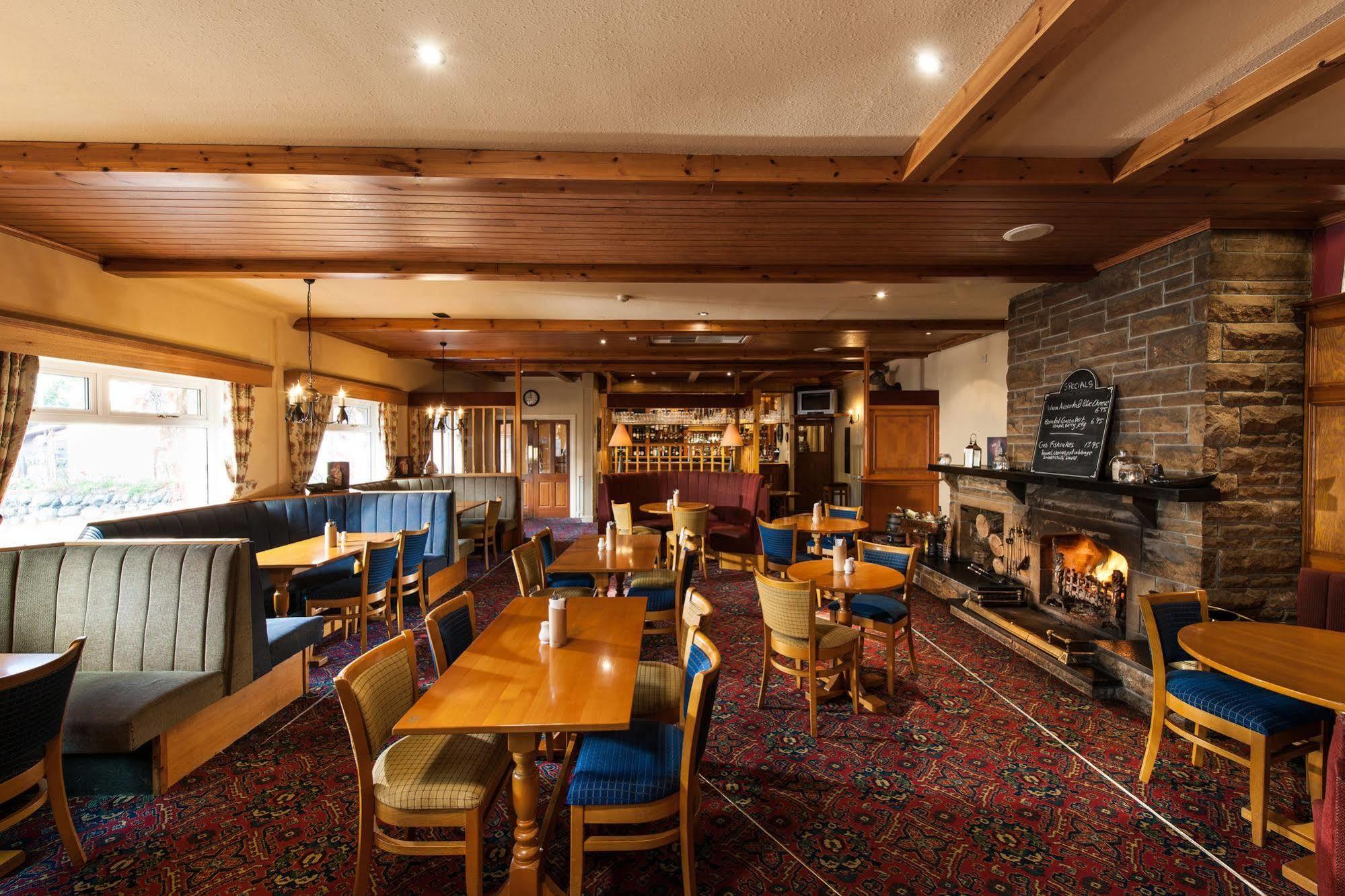 The Stronlossit Inn Fort William Eksteriør billede